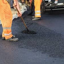 Best Driveway Crack Filling  in Eagle Pass, TX